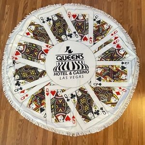 4 QUEENS HOTEL & CASINO VINTAGE ROUND CARDS TABLECLOTH